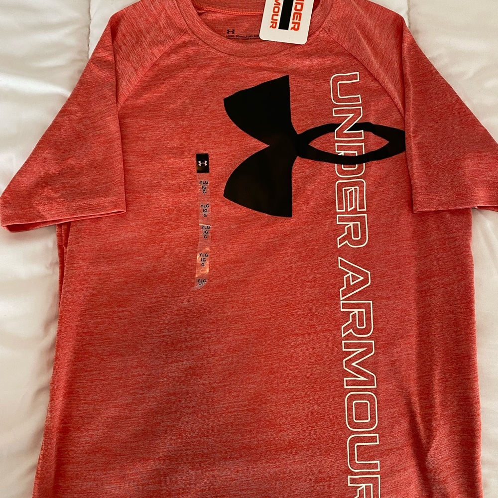 Large Boys Under Armour Shirt. Never worn!